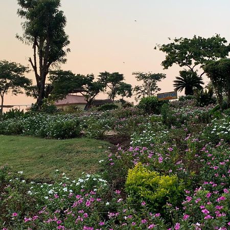 Samuka Island Retreat Villa Jinja Buitenkant foto