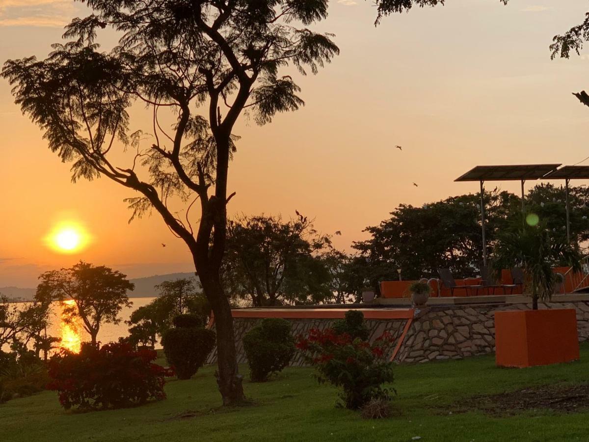 Samuka Island Retreat Villa Jinja Buitenkant foto