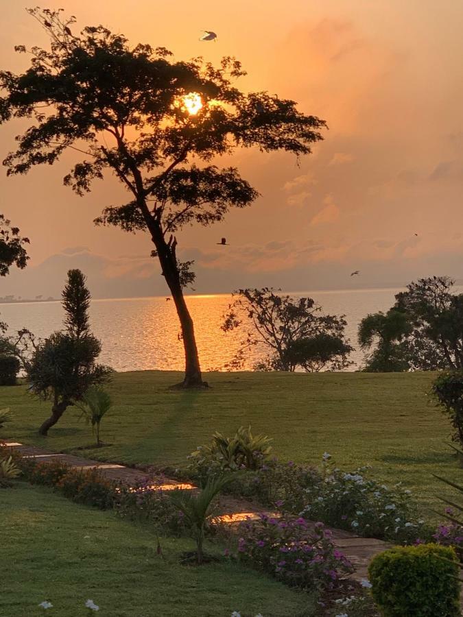 Samuka Island Retreat Villa Jinja Buitenkant foto
