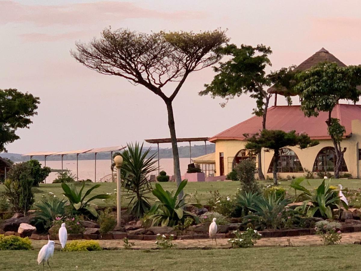 Samuka Island Retreat Villa Jinja Buitenkant foto